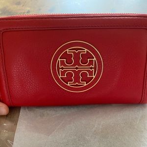 Tory Burch Amanda Continental Zip Wallet
